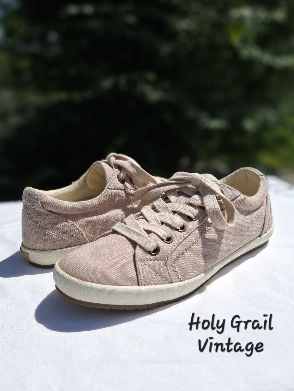 Taos Women's Star Washed Pink Canvas Low Top Casual Sneakers Size 7.5